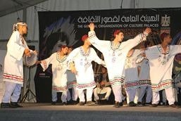 عروض فنية لفرق قصور الثقافة بمسرح النصر بسور القاهرة الشمالى