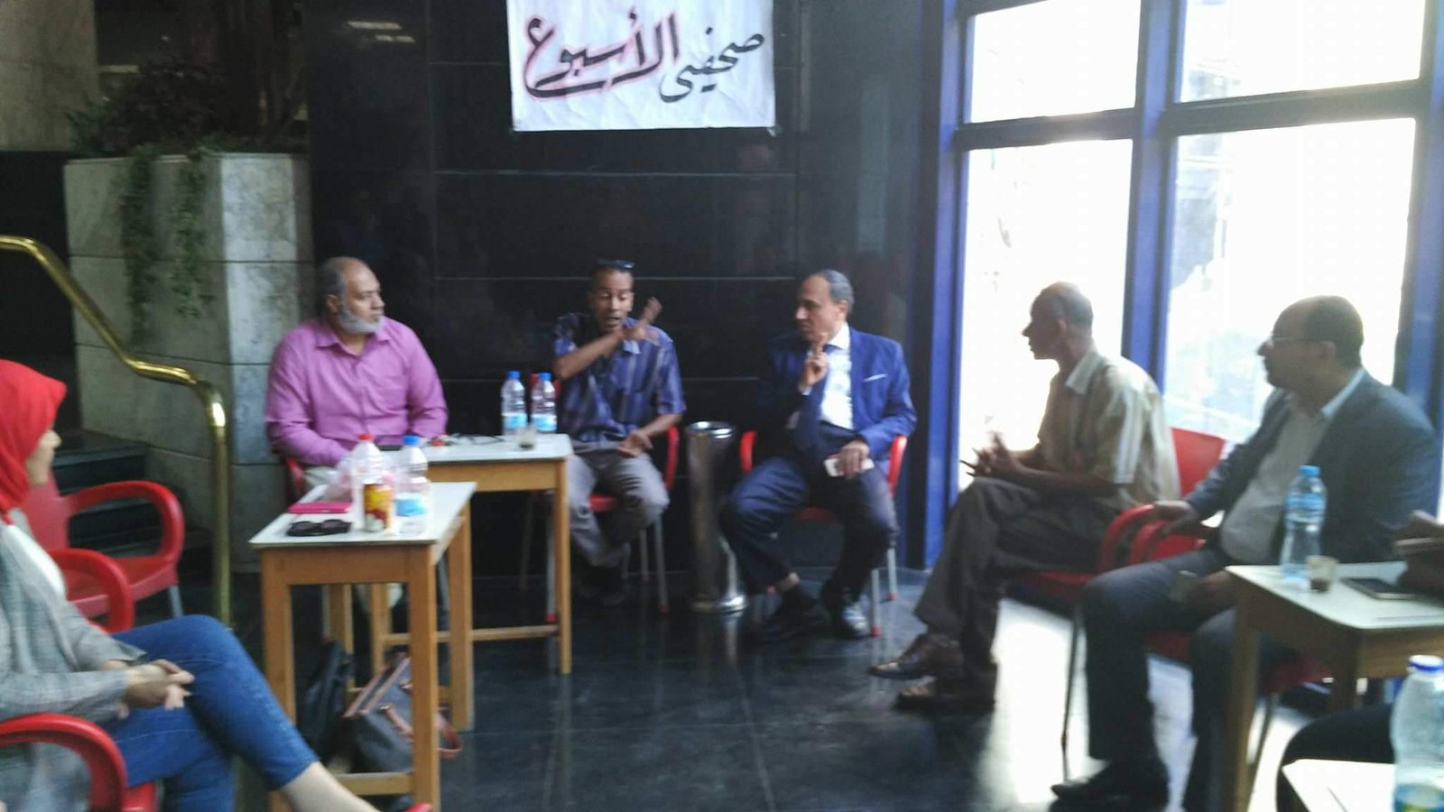 فى بيانهم الثانى: المعتصمون من جريدة ^الأسبوع^ يسائلون النقيب